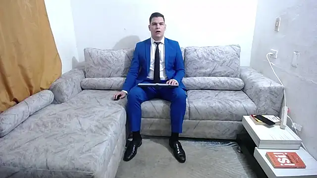 Victor Maitland online show from November 19, 3:39 am