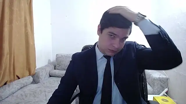 Victor Maitland online show from April 1, 9:01 pm