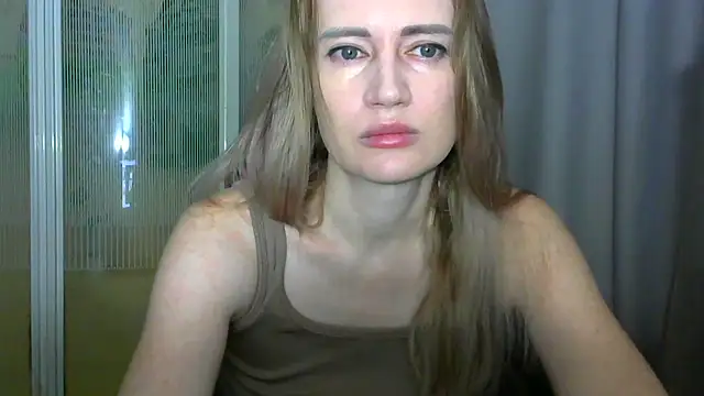 Snapshot of JessFoxxx chatting on February 4, 3:12 am JessFoxxx online show from February 4, 3:12 am