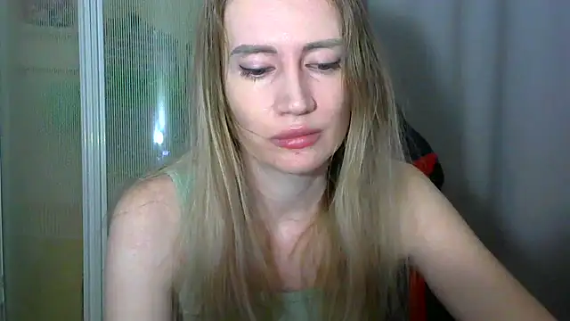 Snapshot of JessFoxxx chatting on February 16, 3:46 am JessFoxxx online show from February 16, 3:46 am