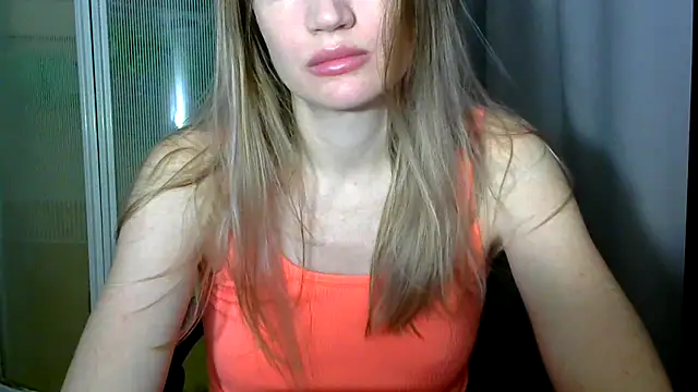 Snapshot of JessFoxxx chatting on March 9, 3:21 am JessFoxxx online show from March 9, 3:21 am