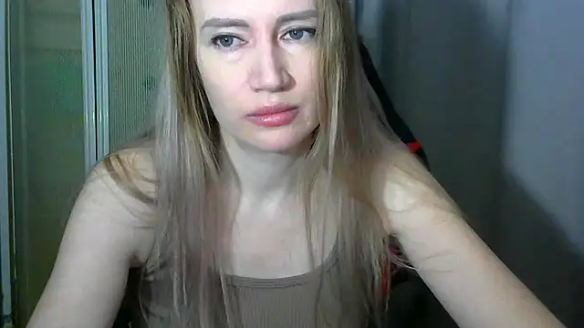 Snapshot of JessFoxxx chatting on March 20, 3:11 am JessFoxxx online show from March 20, 3:11 am