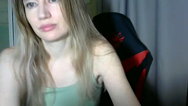 Snapshot of JessFoxxx chatting on March 26, 3:56 am JessFoxxx online show from March 26, 3:56 am