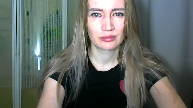 Snapshot of JessFoxxx chatting on March 29, 3:50 am JessFoxxx online show from March 29, 3:50 am