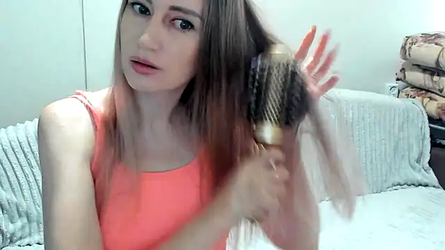 Snapshot of JessFoxxx chatting on April 13, 3:34 am JessFoxxx online show from April 13, 3:34 am