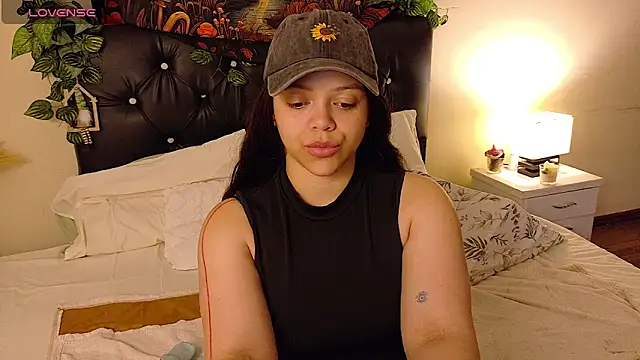 Amanda sweet online show from November 2, 1:35 pm