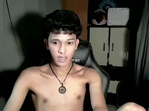 kenbigcockxx online show from November 23, 6:19 pm