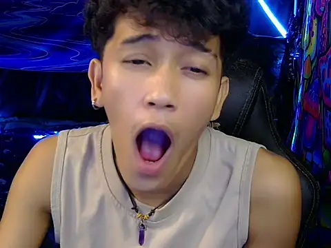 Snapshot of kenbigcockxx chatting on July 29, 3:54 pm kenbigcockxx online show from July 29, 3:54 pm