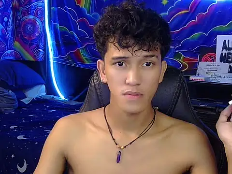 Snapshot of kenbigcockxx chatting on July 30, 12:15 pm kenbigcockxx online show from July 30, 12:15 pm