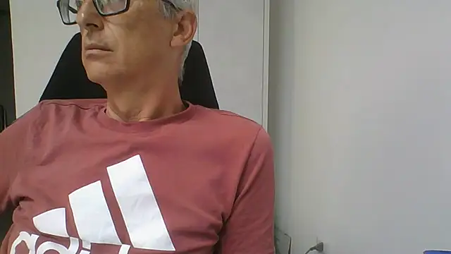 Snapshot of Sensor2000 chatting on July 20, 2:41 pm Sensor2000 online show from July 20, 2:41 pm
