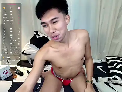 Snapshot of Ur_pinoyhotbrix chatting on April 15, 7:58 pm Ur pinoyhotbrix online show from April 15, 7:58 pm