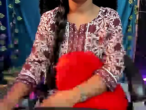 Snapshot of Forever_Love2025 chatting on November 11, 6:57 am Forever Love2025 online show from November 11, 6:57 am