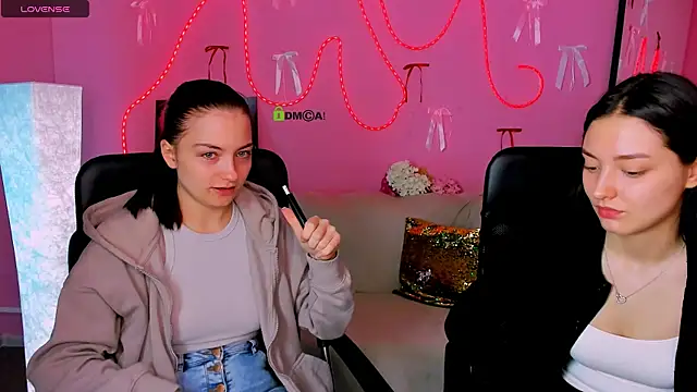 Snapshot of miki-niki chatting on March 24, 6:51 am miki-niki online show from March 24, 6:51 am