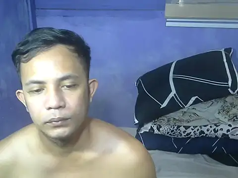 Snapshot of hotcumboi69 chatting on February 21, 3:51 am hotcumboi69 online show from February 21, 3:51 am