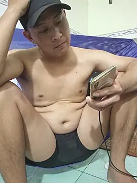 ducpham6565 online show from December 21, 7:10 pm