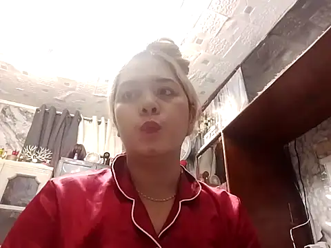 blonditax1111 online show from October 3, 7:16 am
