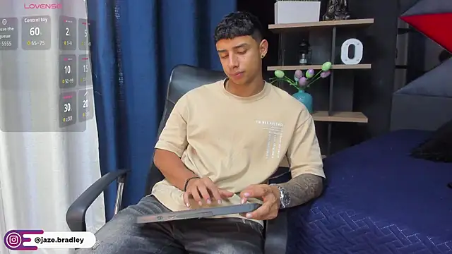 jaze bradley online show from October 31, 11:33 am