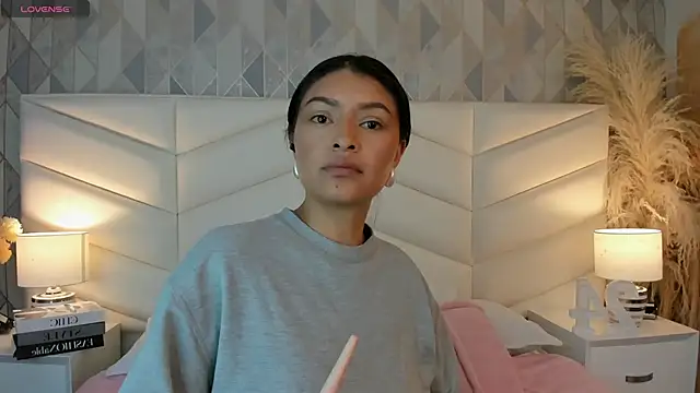 Snapshot of victoria___jonnes chatting on September 18, 12:40 pm victoria jonnes online show from September 18, 12:40 pm