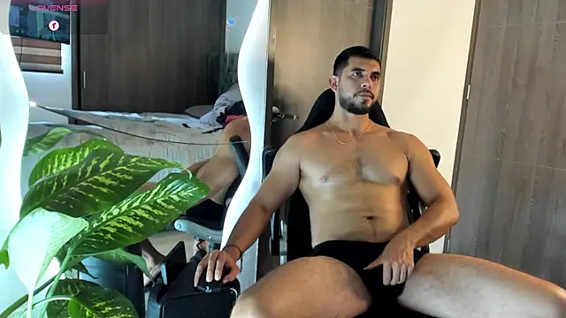 Snapshot of Dimitri_Bass chatting on May 6, 6:57 pm Dimitri Bass online show from May 6, 6:57 pm
