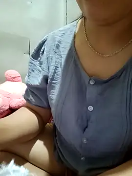 jienrrr online show from April 14, 10:05 pm