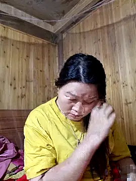 yoowwmr online show from November 4, 3:33 pm