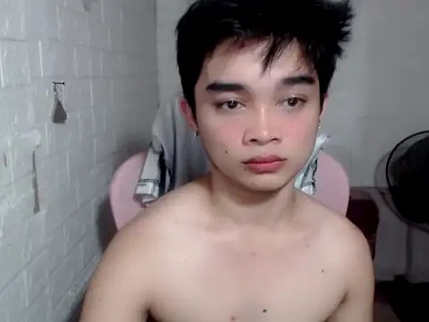 Snapshot of sexysam14 chatting on April 23, 1:29 am sexysam14 online show from April 23, 1:29 am