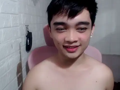 Snapshot of sexysam14 chatting on May 11, 6:05 pm sexysam14 online show from May 11, 6:05 pm