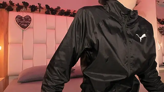 Daphne And Roger online show from February 24, 10:57 am