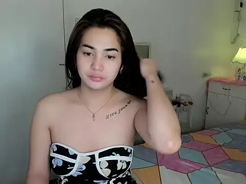 Snapshot of Alovelydoll_nica chatting on February 2, 12:42 am Alovelydoll nica online show from February 2, 12:42 am