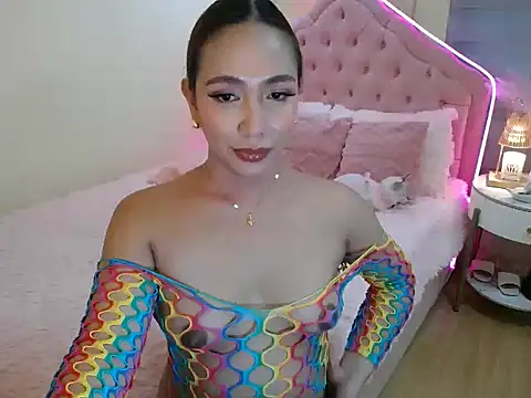 ur seductivelaura online show from May 14, 4:30 am