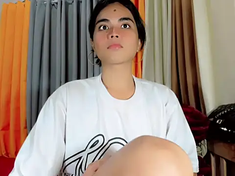 Snapshot of emerald_greysonxx chatting on February 23, 3:31 pm emerald greysonxx online show from February 23, 3:31 pm