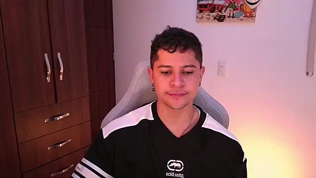 domsantiago  online show from October 25, 1:24 am