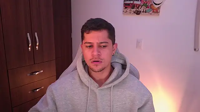 domsantiago  online show from November 4, 1:59 am