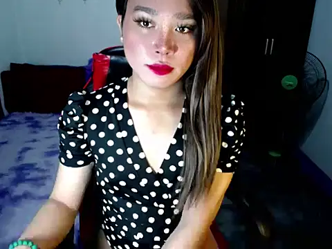 Urassiansweetcummer online show from November 9, 2:10 am