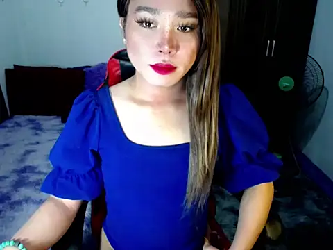 Urassiansweetcummer online show from November 18, 1:11 am