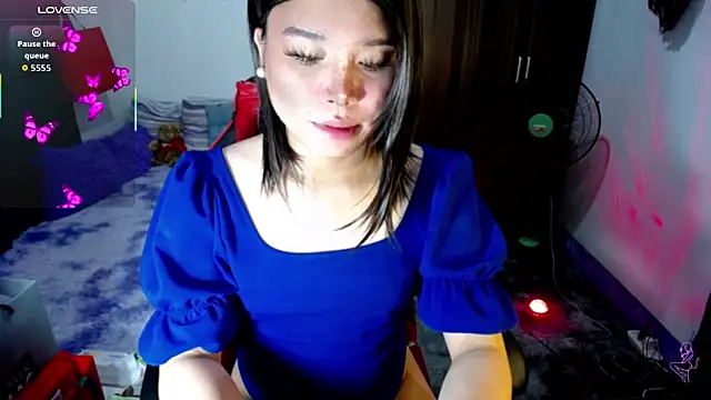 Urassiansweetcummer online show from February 18, 8:10 am