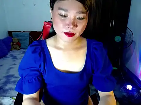 Urassiansweetcummer online show from April 8, 3:17 am