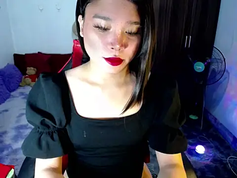 Snapshot of Urassiansweetcummer chatting on June 21, 2:03 am Urassiansweetcummer online show from June 21, 2:03 am