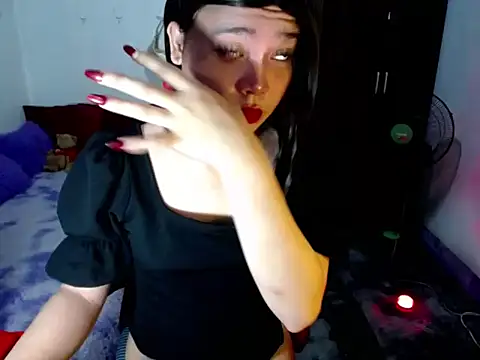 Snapshot of Urassiansweetcummer chatting on June 23, 3:15 am Urassiansweetcummer online show from June 23, 3:15 am