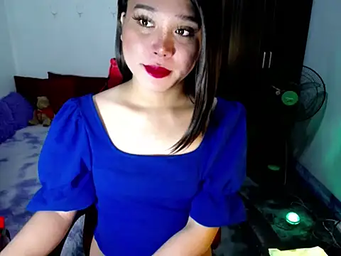 Snapshot of Urassiansweetcummer chatting on July 8, 1:54 am Urassiansweetcummer online show from July 8, 1:54 am