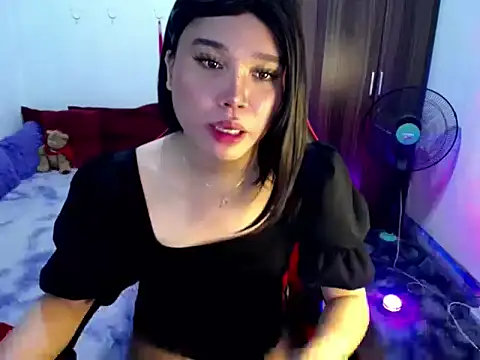 Snapshot of Urassiansweetcummer chatting on July 13, 2:31 pm Urassiansweetcummer online show from July 13, 2:31 pm