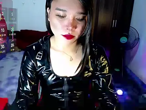 Snapshot of Urassiansweetcummer chatting on July 17, 2:07 am Urassiansweetcummer online show from July 17, 2:07 am