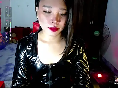 Snapshot of Urassiansweetcummer chatting on July 24, 2:09 am Urassiansweetcummer online show from July 24, 2:09 am