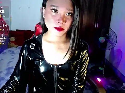 Snapshot of Urassiansweetcummer chatting on July 27, 1:45 am Urassiansweetcummer online show from July 27, 1:45 am