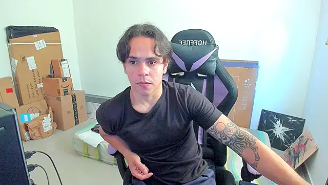 Snapshot of Maximiliano_scoott__ chatting on October 28, 6:21 pm Maximiliano scoott online show from October 28, 6:21 pm