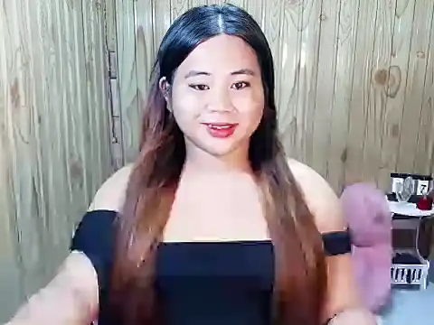 Snapshot of queen_staceyy chatting on July 8, 9:52 pm queen staceyy online show from July 8, 9:52 pm