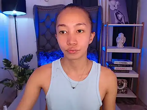 Snapshot of Sweet_kittyxx chatting on February 10, 7:23 am Sweet kittyxx online show from February 10, 7:23 am