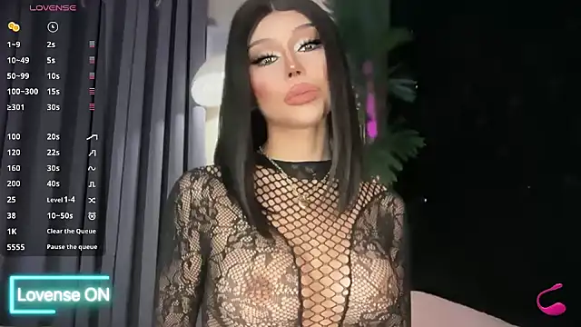 Snapshot of Hooker_America_kelly chatting on November 15, 10:56 am Hooker America kelly online show from November 15, 10:56 am