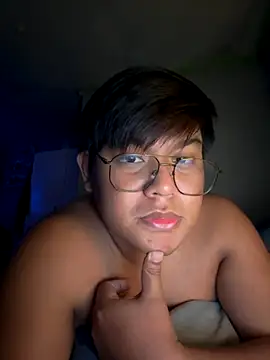 Snapshot of red_libraxxx chatting on October 19, 7:03 pm red libraxxx online show from October 19, 7:03 pm