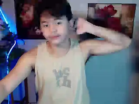 Snapshot of urguy_toshi chatting on July 27, 11:23 pm urguy toshi online show from July 27, 11:23 pm